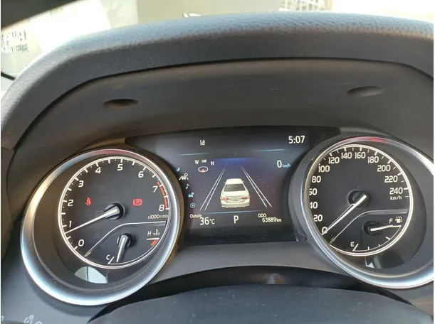 Car image 19