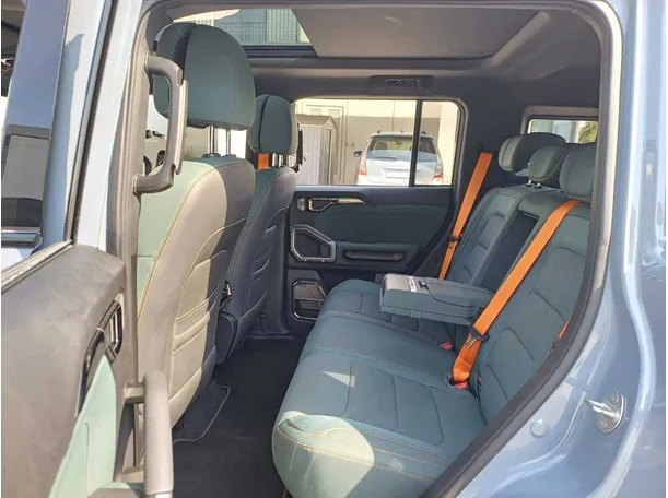 Car image 13