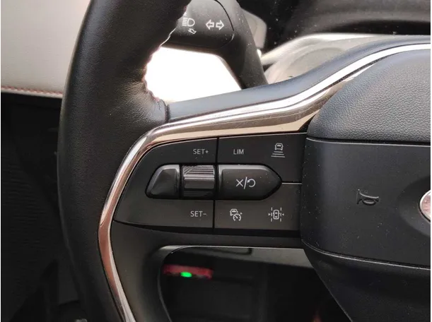 Car image 35