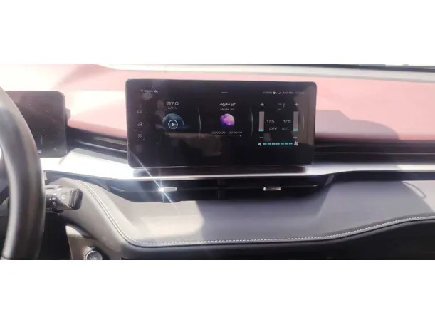 Car image 17