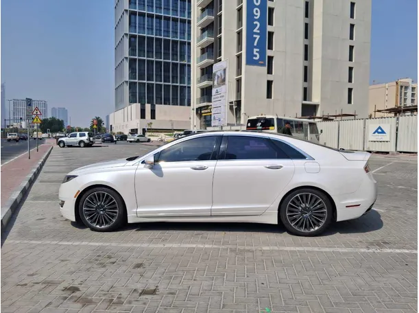Car image 8