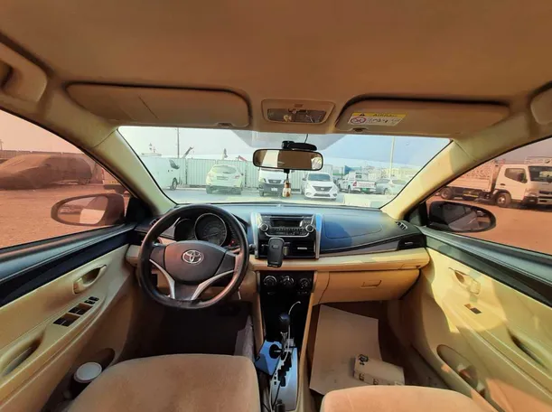 Car image 17