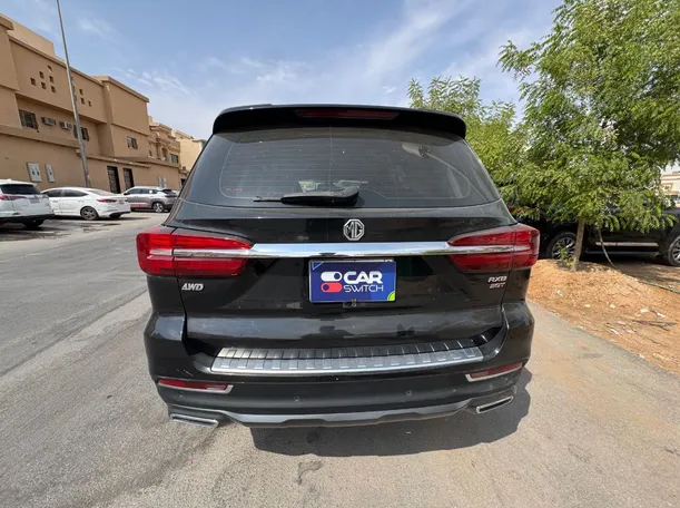Car image 5