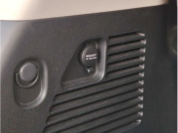 Car image 37