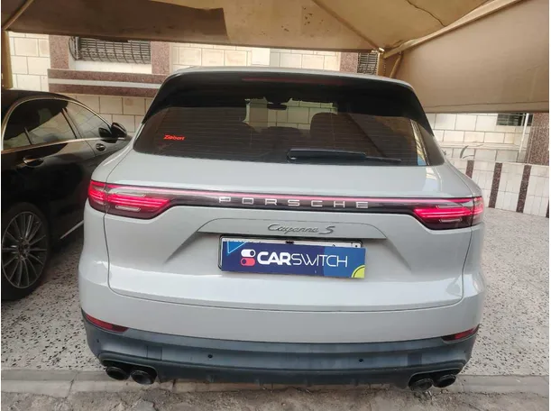 Car image 6