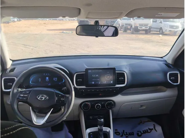 Car image 18