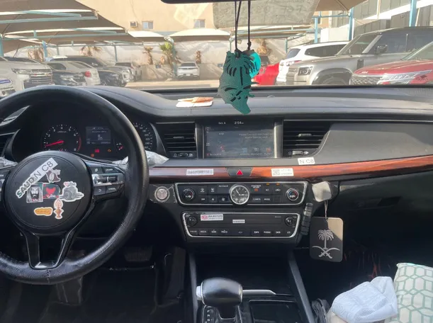 Car image 21