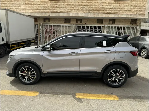 Car image 8