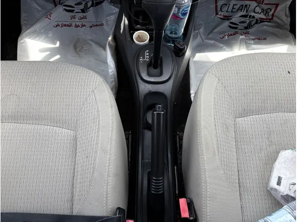 Car image 19