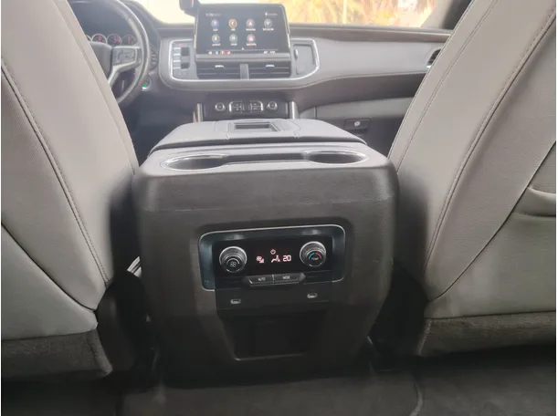 Car image 26