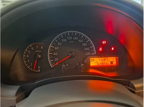 Car image 18