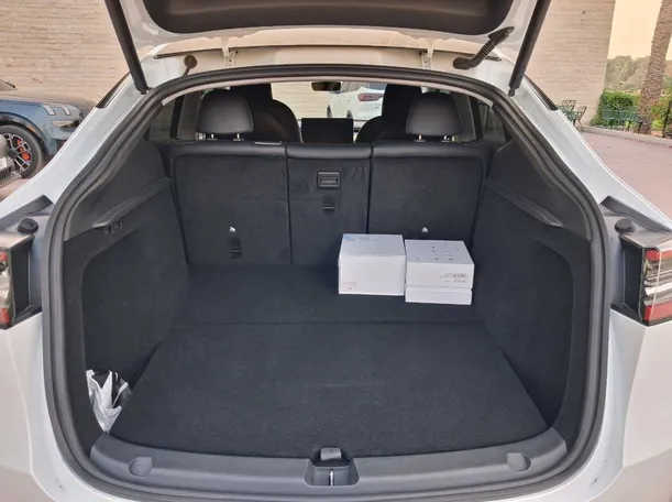 Car image 23
