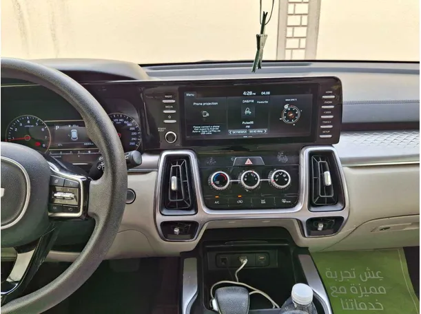Car image 16