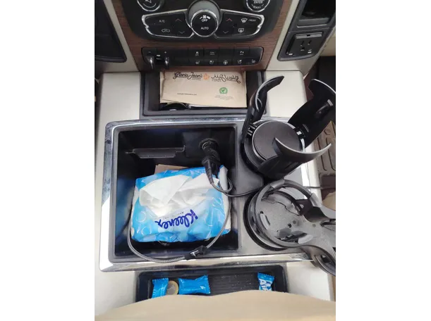 Car image 30