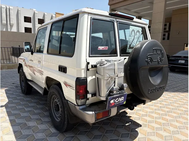 Car image 7