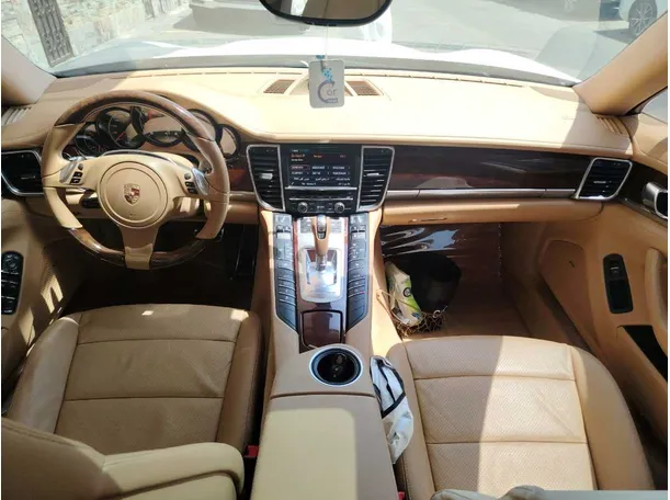 Car image 20
