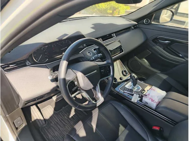 Car image 13