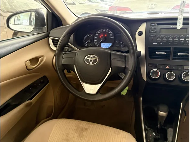 Car image 19