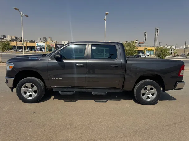 Car image 8