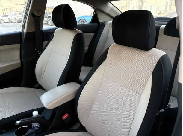 Car image 13