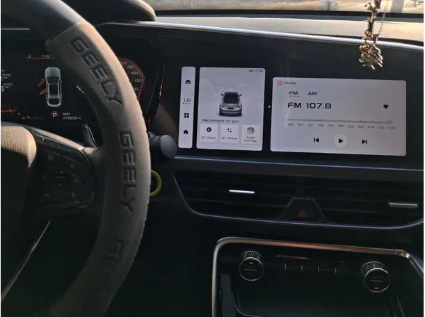 Car image 17