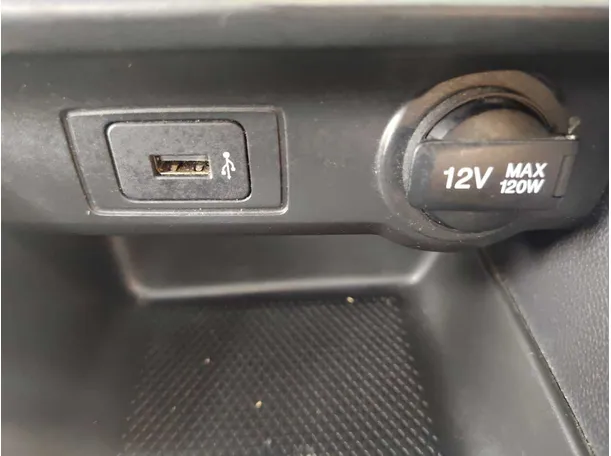 Car image 27