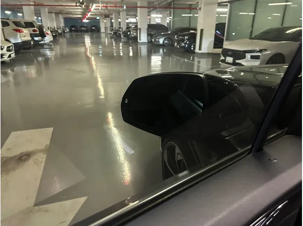 Car image 27