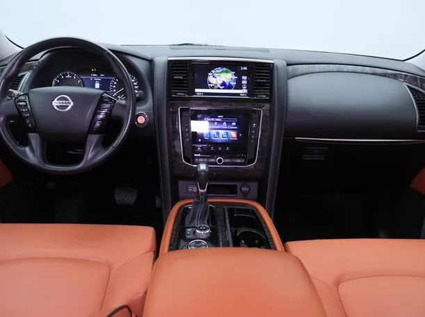 Car image 14
