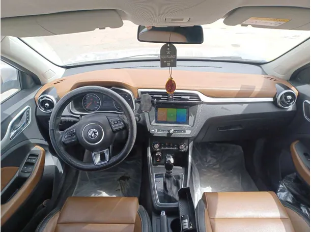 Car image 12