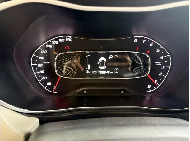 Car image 11