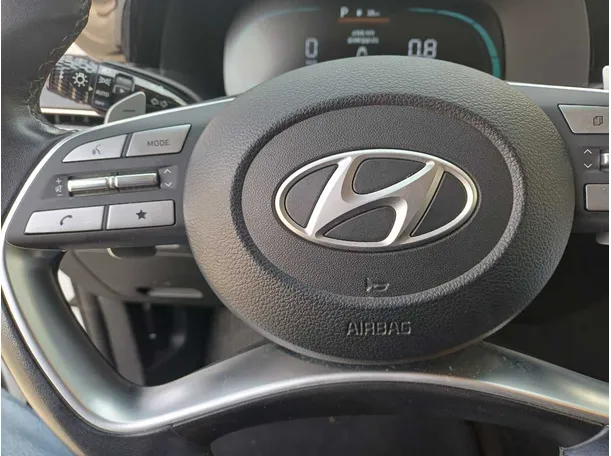 Car image 20