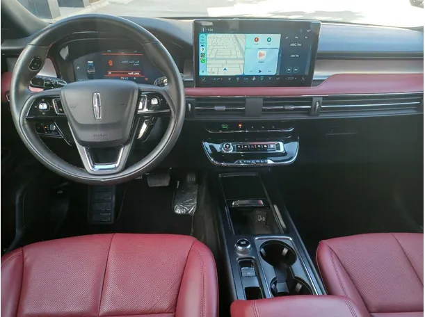 Car image 19