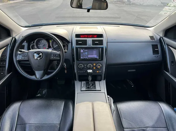 Car image 16