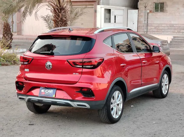 Car image 5
