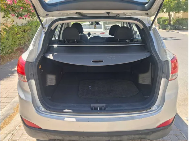 Car image 18