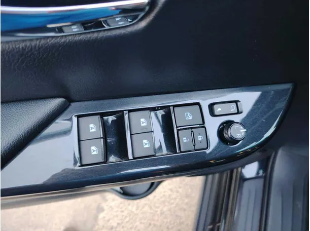 Car image 37
