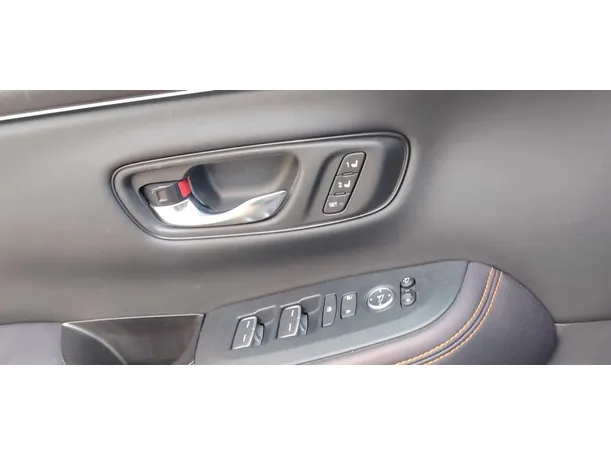 Car image 25