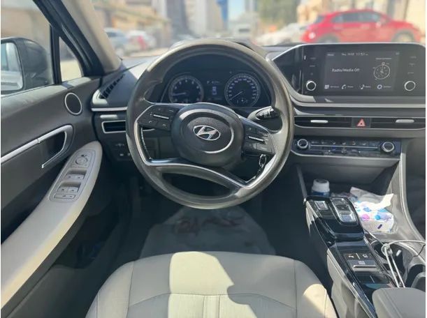 Car image 20