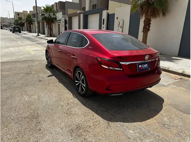 Car image 7