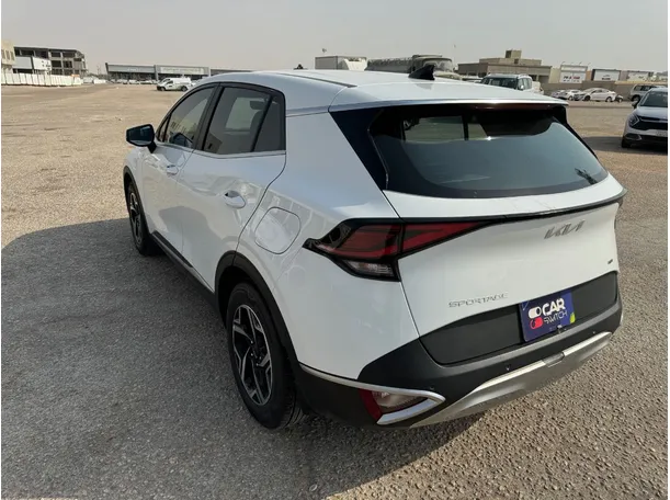 Car image 7