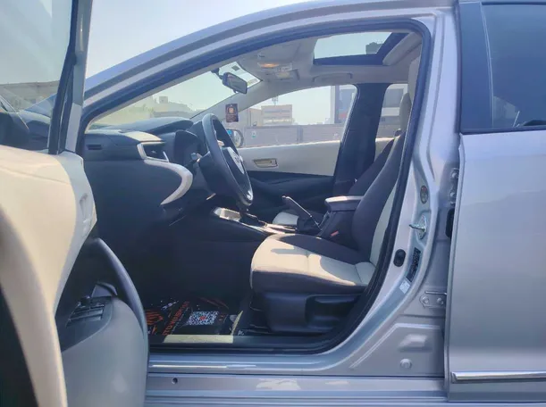 Car image 13