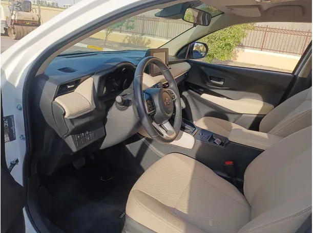Car image 11