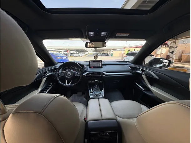 Car image 14
