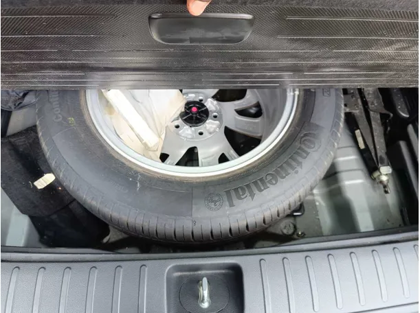 Car image 31