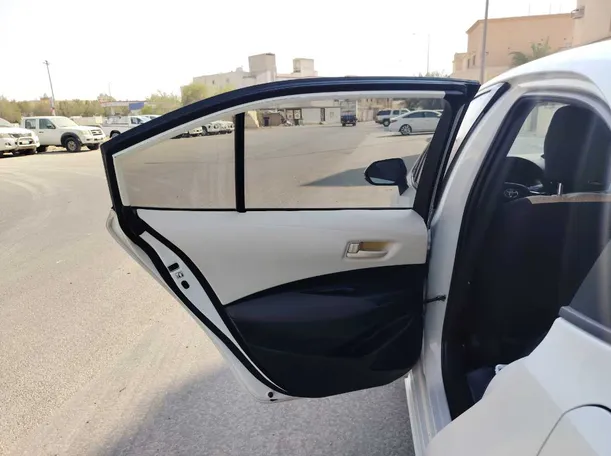 Car image 15