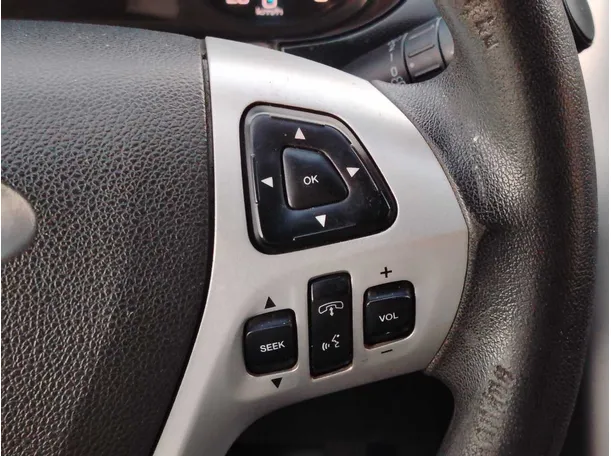 Car image 26