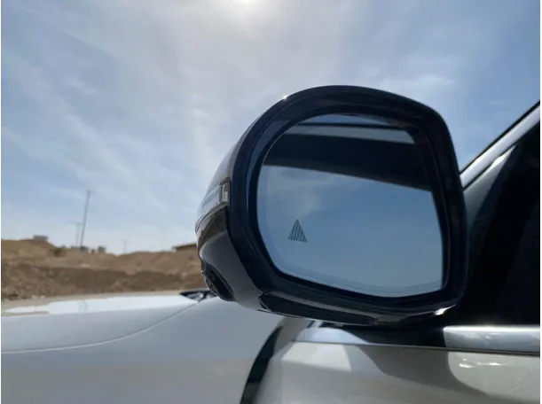 Car image 32