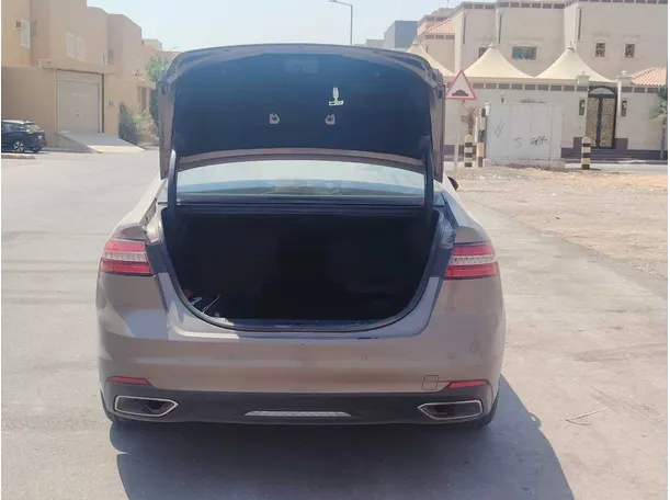 Car image 22