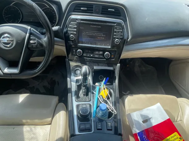 Car image 19