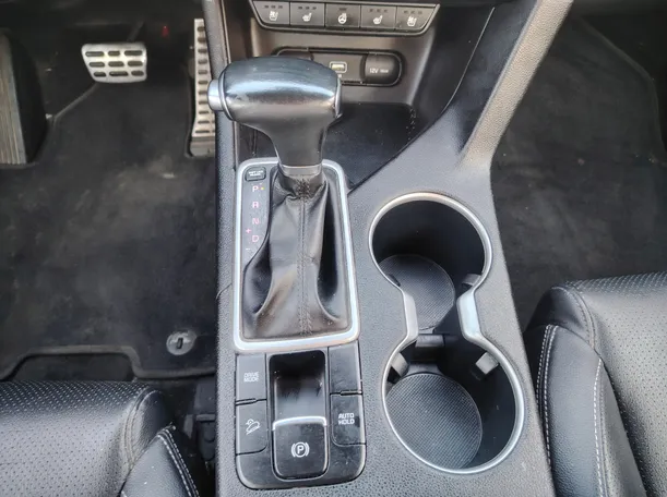 Car image 19